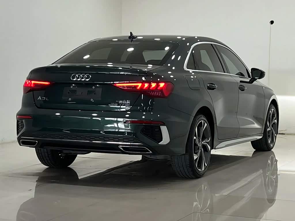 Audi A3 1.4 л 2022 г. Зелёный, пробег 23000 км
