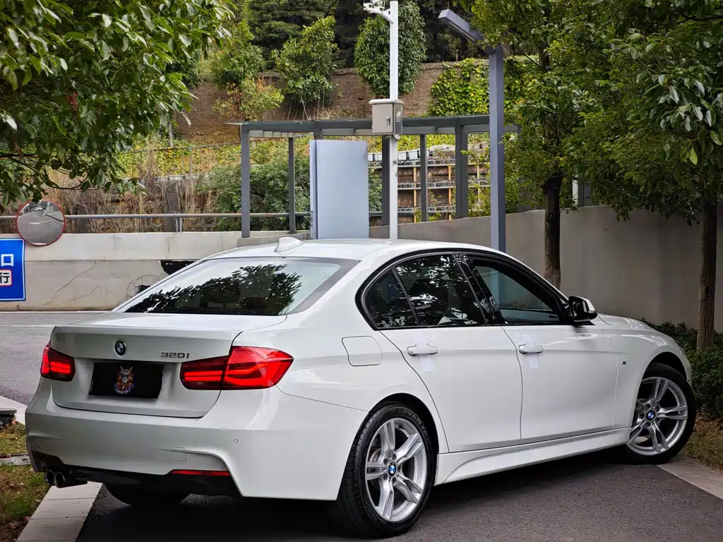 BMW 3 Series — миниатюра 4