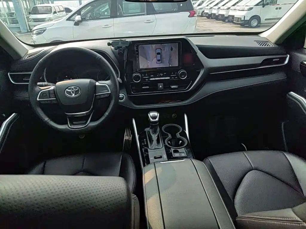 Toyota Highlander — миниатюра 10