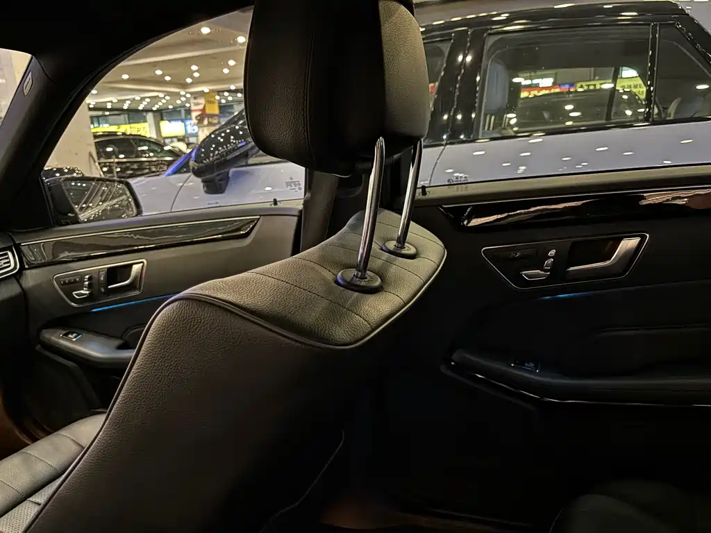 Mercedes-Benz E-Class — миниатюра 7
