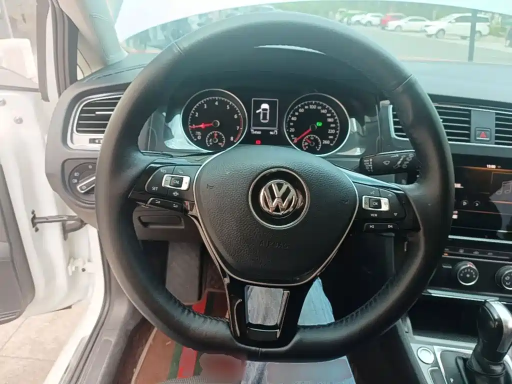 Volkswagen Golf — миниатюра 11
