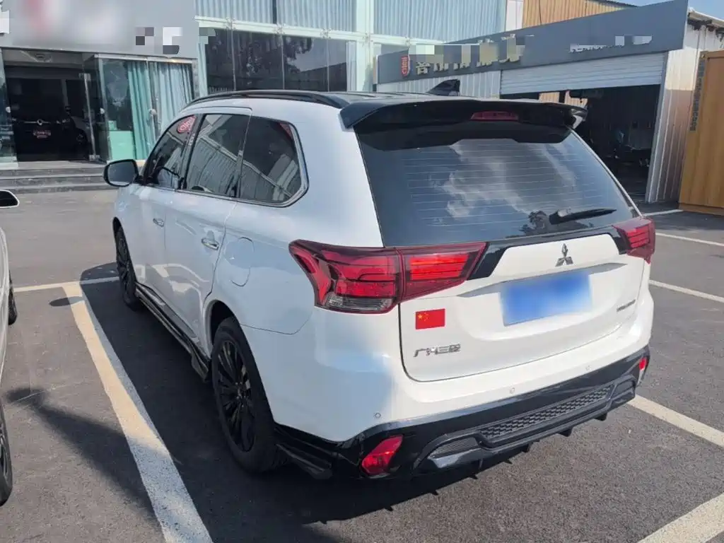 Mitsubishi Outlander — миниатюра 5