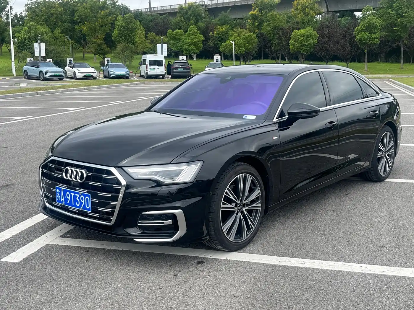 奥迪A6L 2024款 45 TFSI 臻选动感型 2024