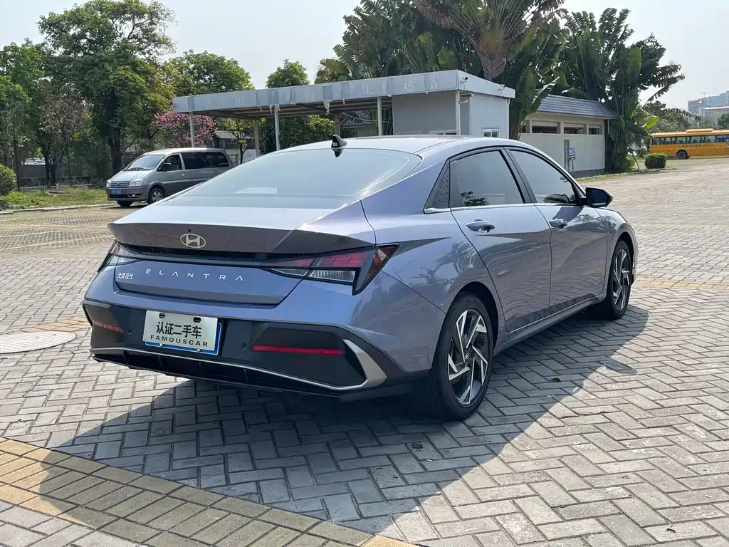 Hyundai Elantra — миниатюра 6
