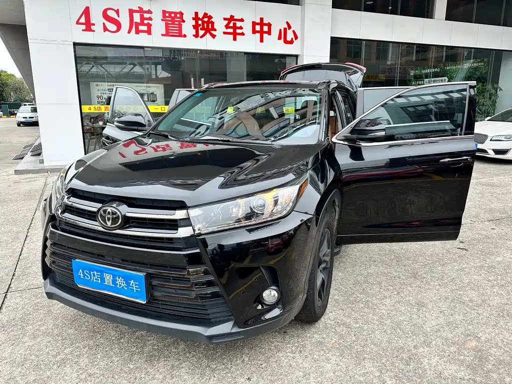 TOYOTA HIGHLANDER
