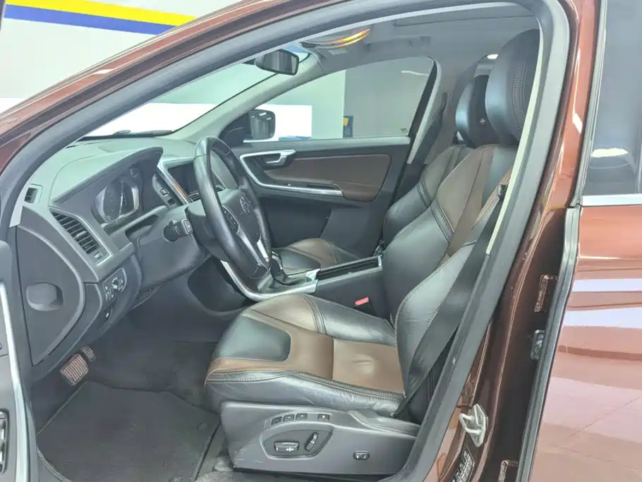 Volvo XC60 — миниатюра 9