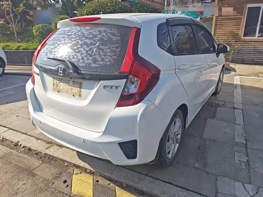 Honda Fit — миниатюра 7
