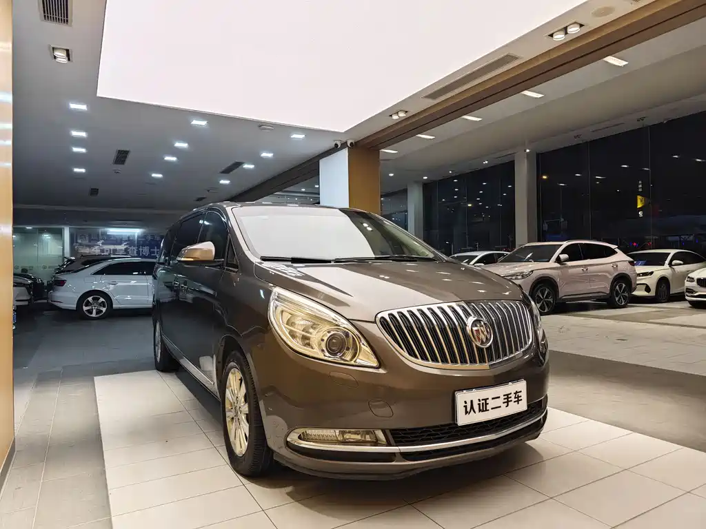 Buick GL8 2013 3.0L XT Luxury Flagship