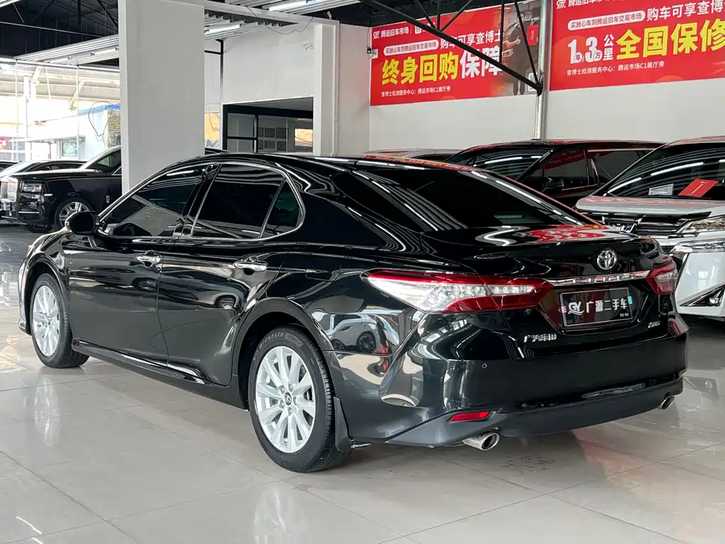 TOYOTA CAMRY