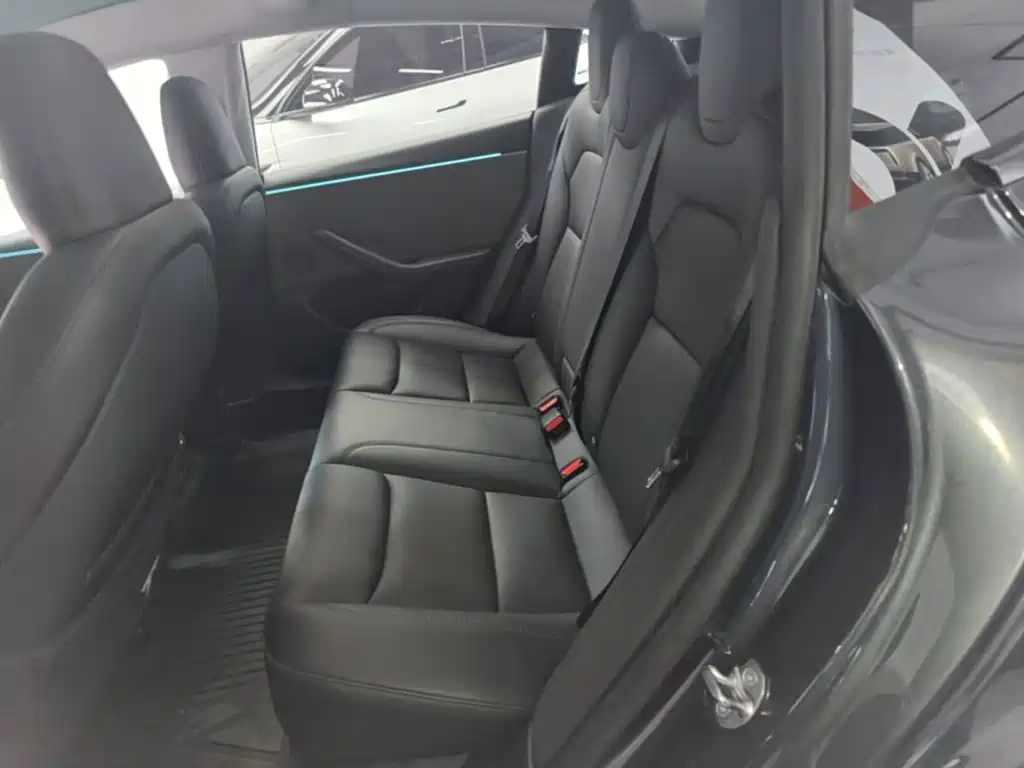 Tesla Model 3 — миниатюра 17