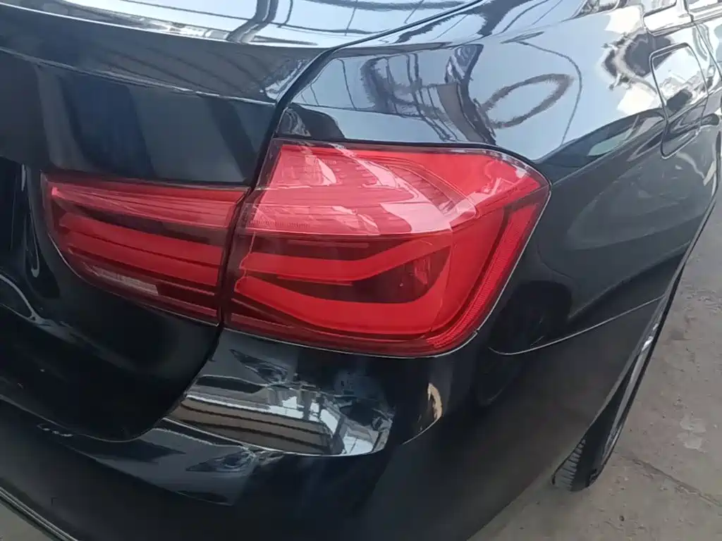 BMW 3 Series — миниатюра 8