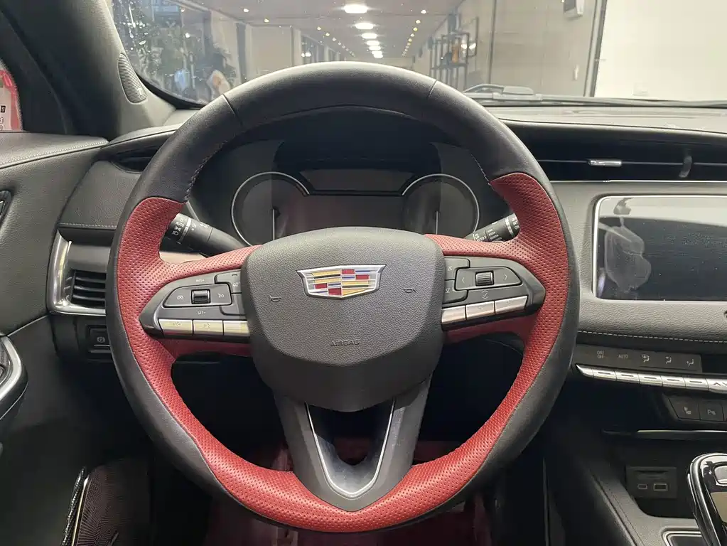Cadillac XT4 — миниатюра 12