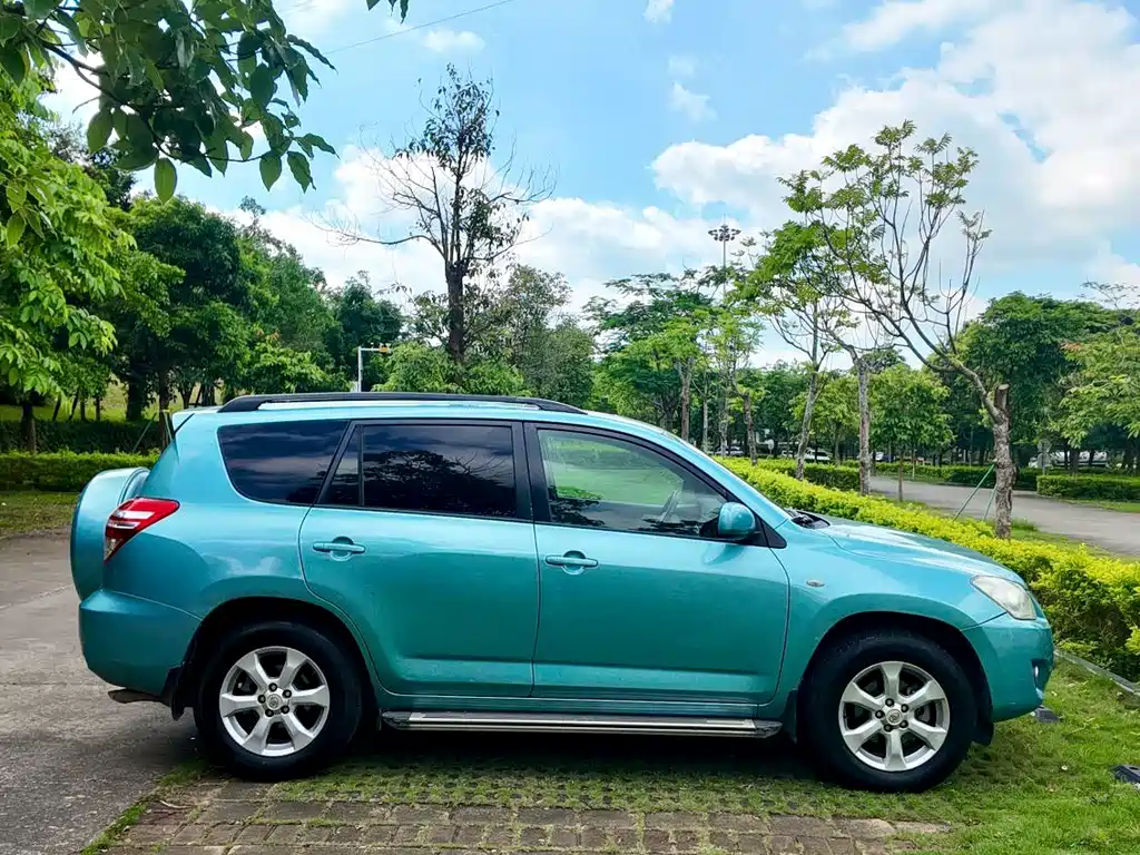 Toyota RAV4 — миниатюра 41