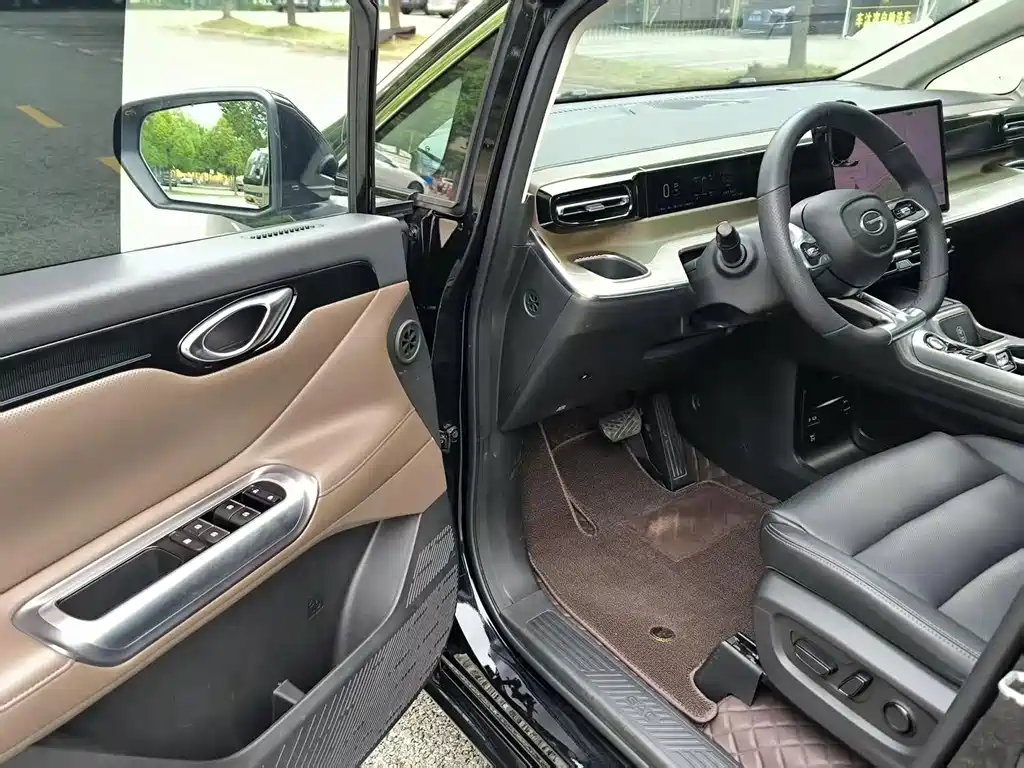 GAC Motor Trumpchi E8 PHEV — миниатюра 4
