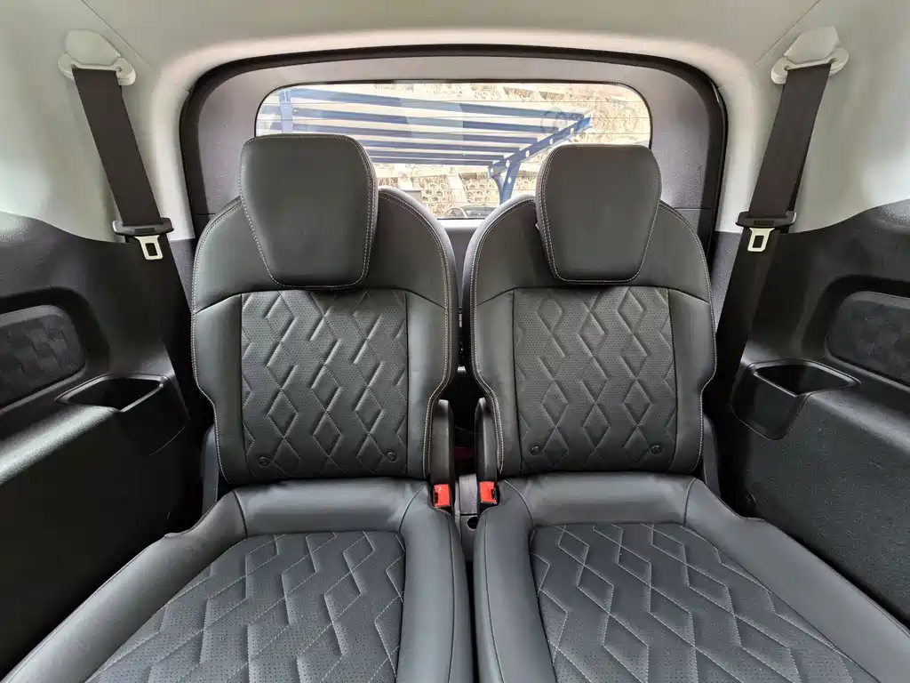 Baojun KiWi EV — миниатюра 12