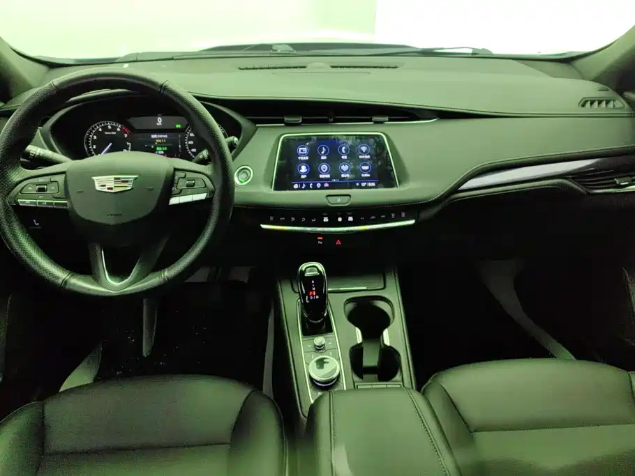 Cadillac XT4 — миниатюра 12