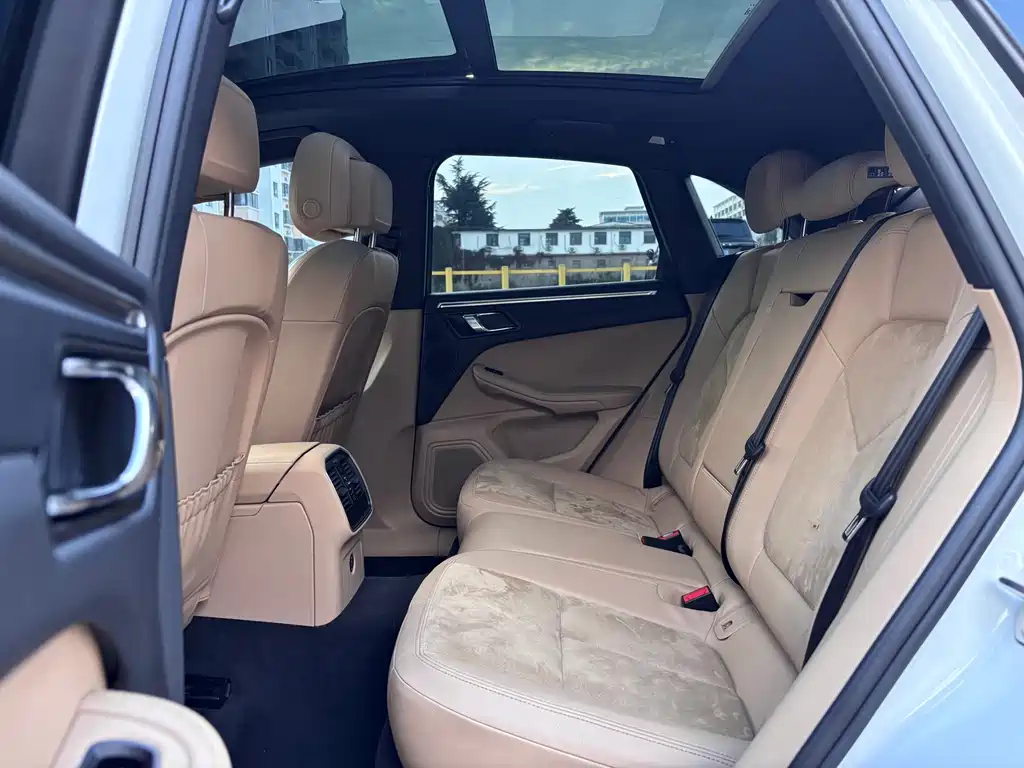 Porsche Macan — миниатюра 10