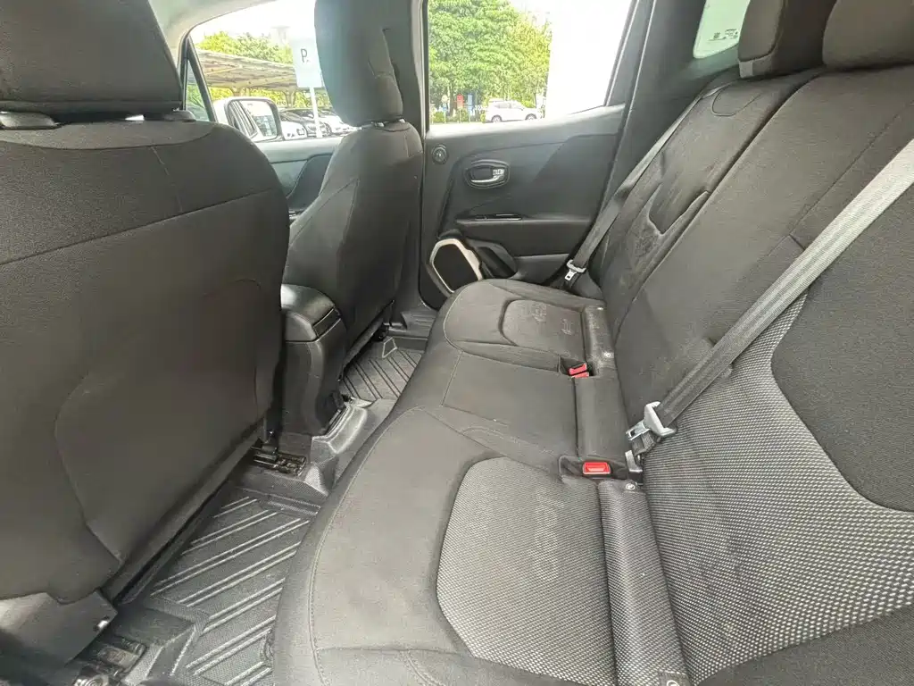 Jeep Renegade — миниатюра 9