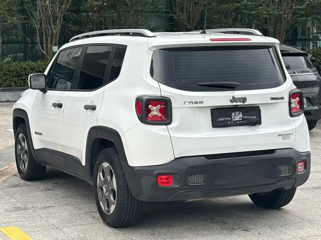 Jeep Renegade — миниатюра 4