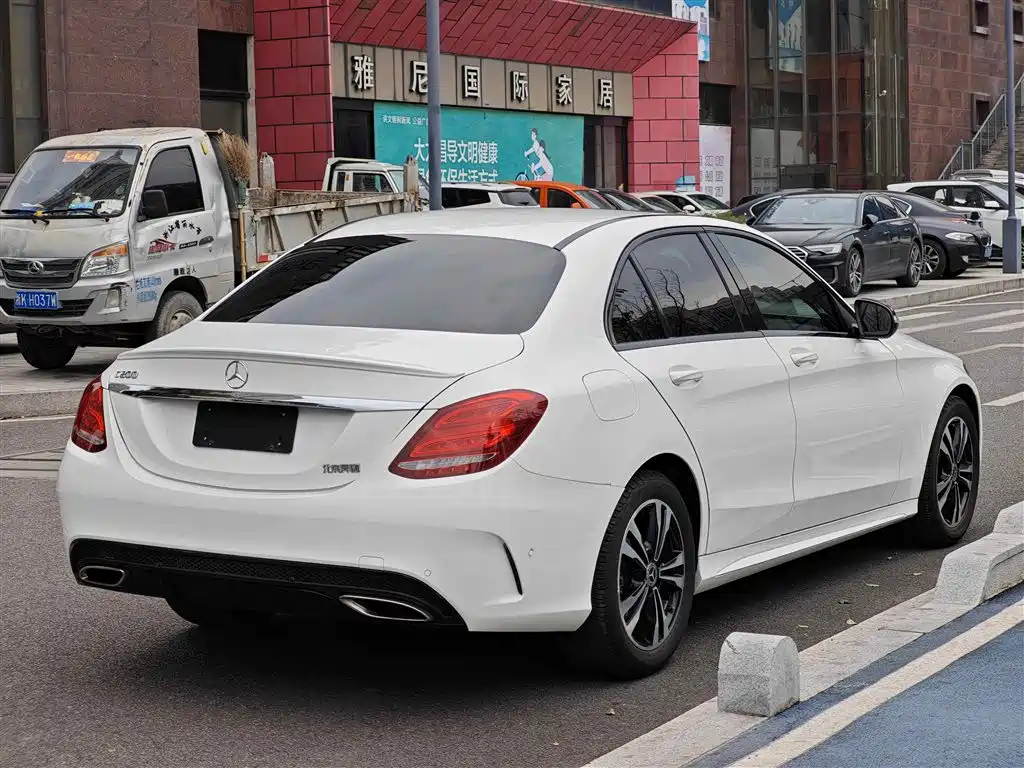 MERCEDES-BENZ C CLASS