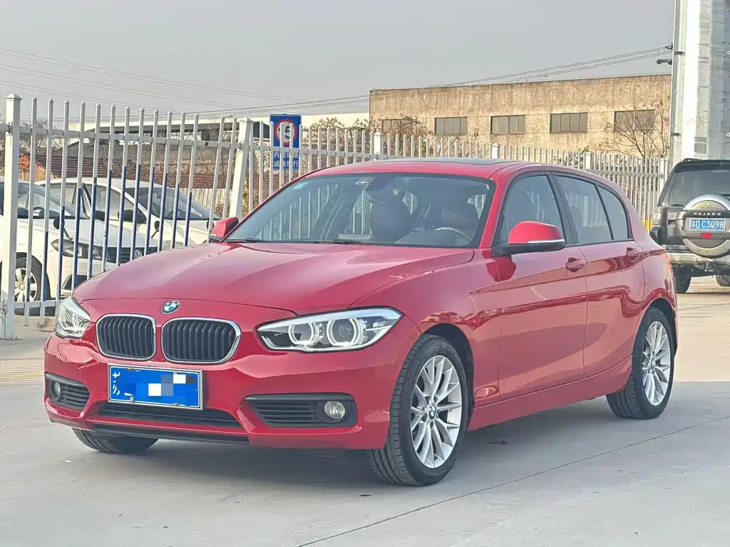 BMW 1 Series (Import) 2016