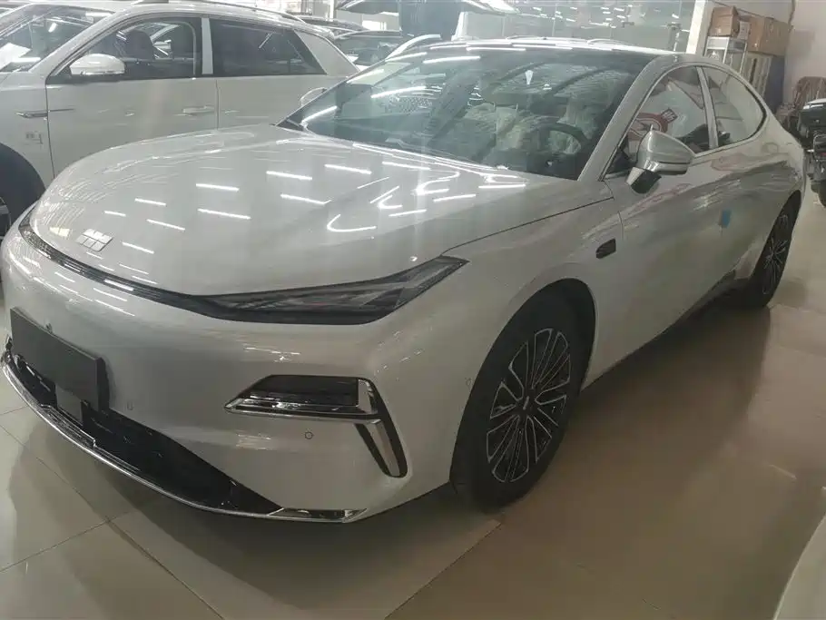 Geely Galaxy Starshine 8