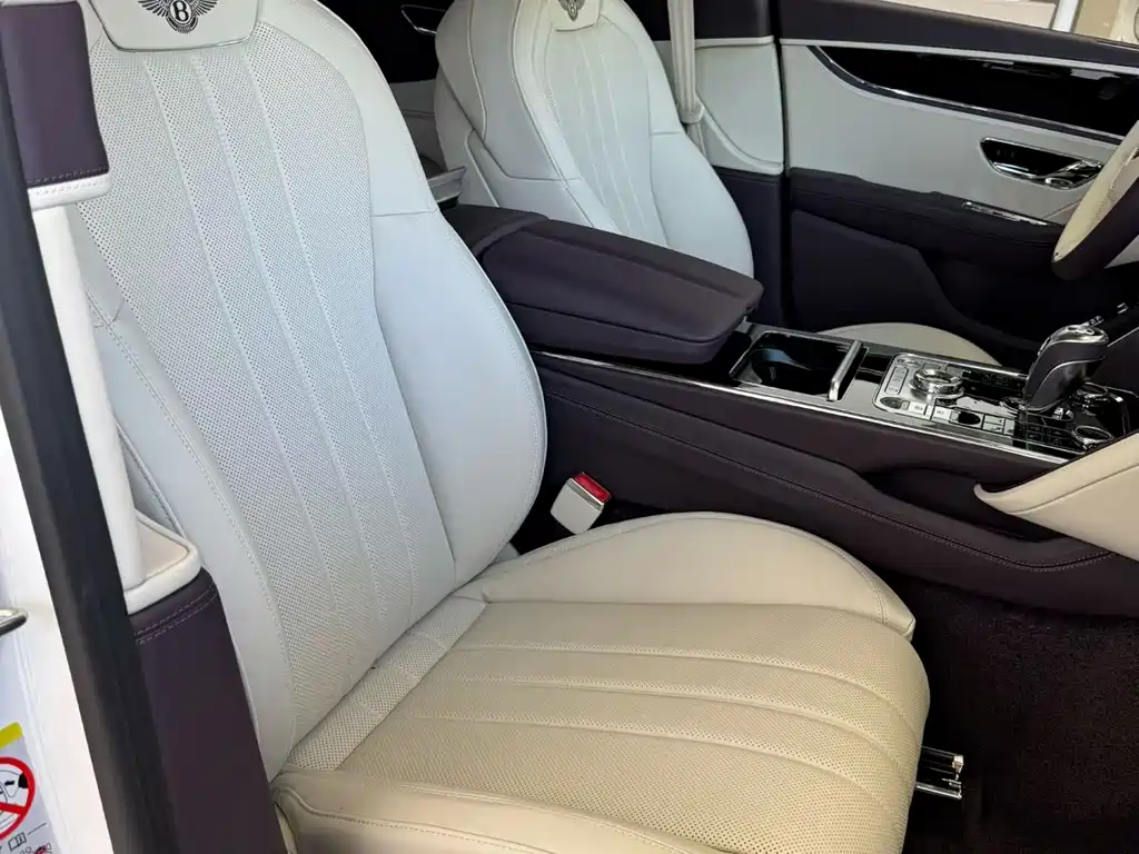 Bentley Flying Spur 2026 4.0T V8 Standard