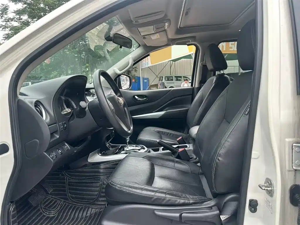Nissan Terra 2018 2.5L AT Luxury
