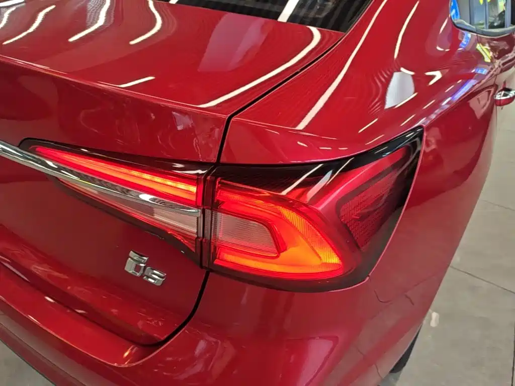 Roewe i5 — миниатюра 8