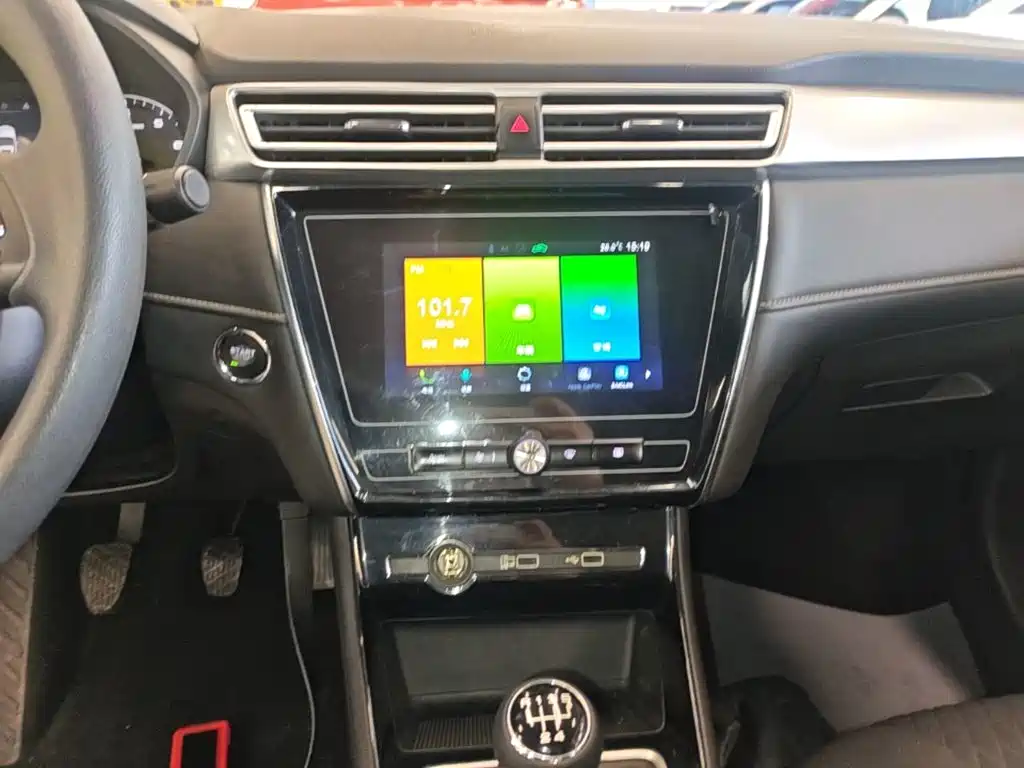 Roewe i5 — миниатюра 13