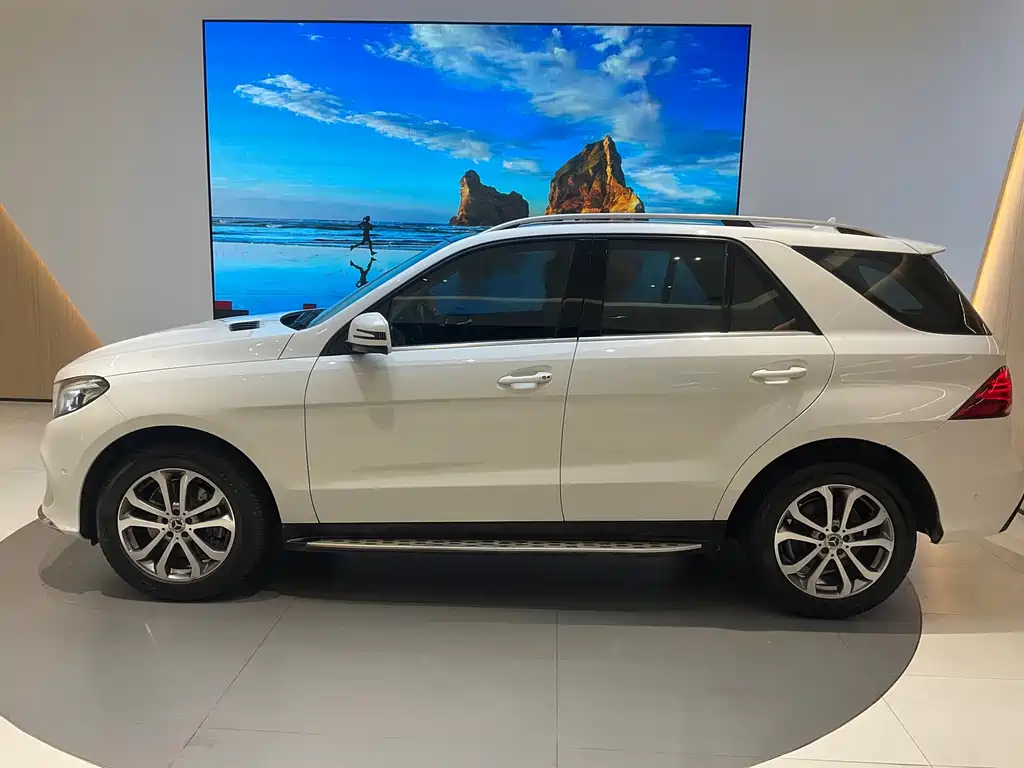 Mercedes-Benz GLE (Import) — миниатюра 4