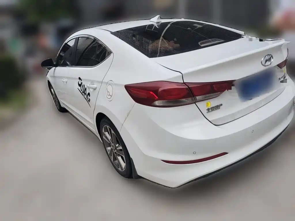 Hyundai Elantra — миниатюра 25