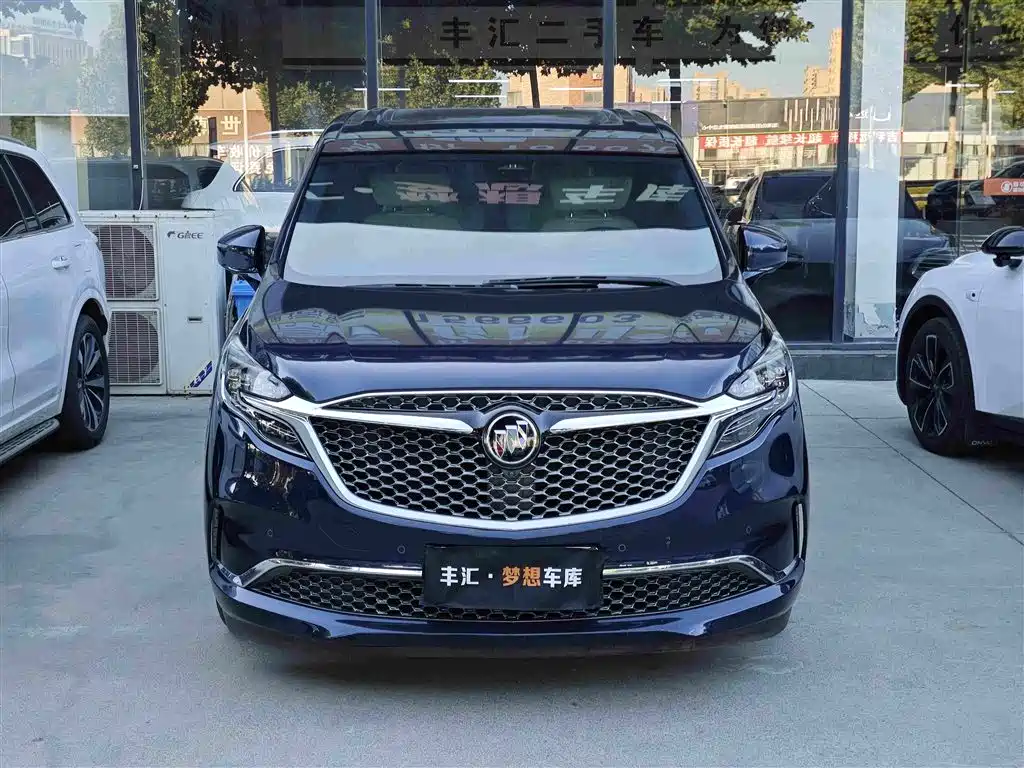 Buick GL8 — миниатюра 2