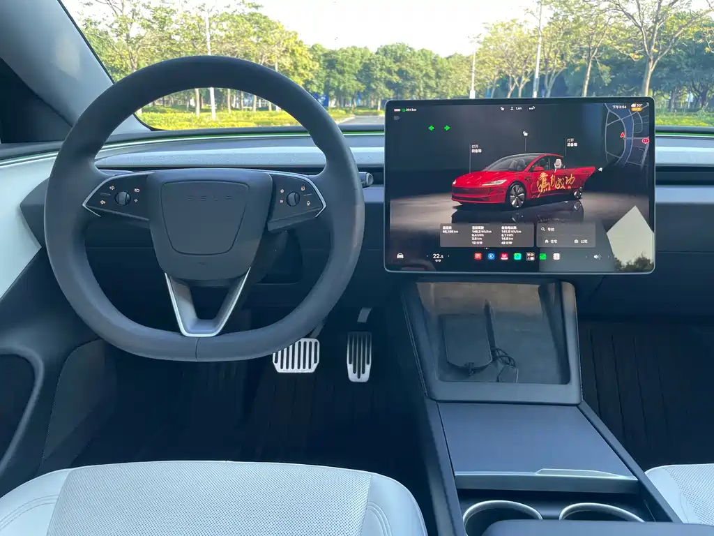 Tesla Model 3 — миниатюра 16