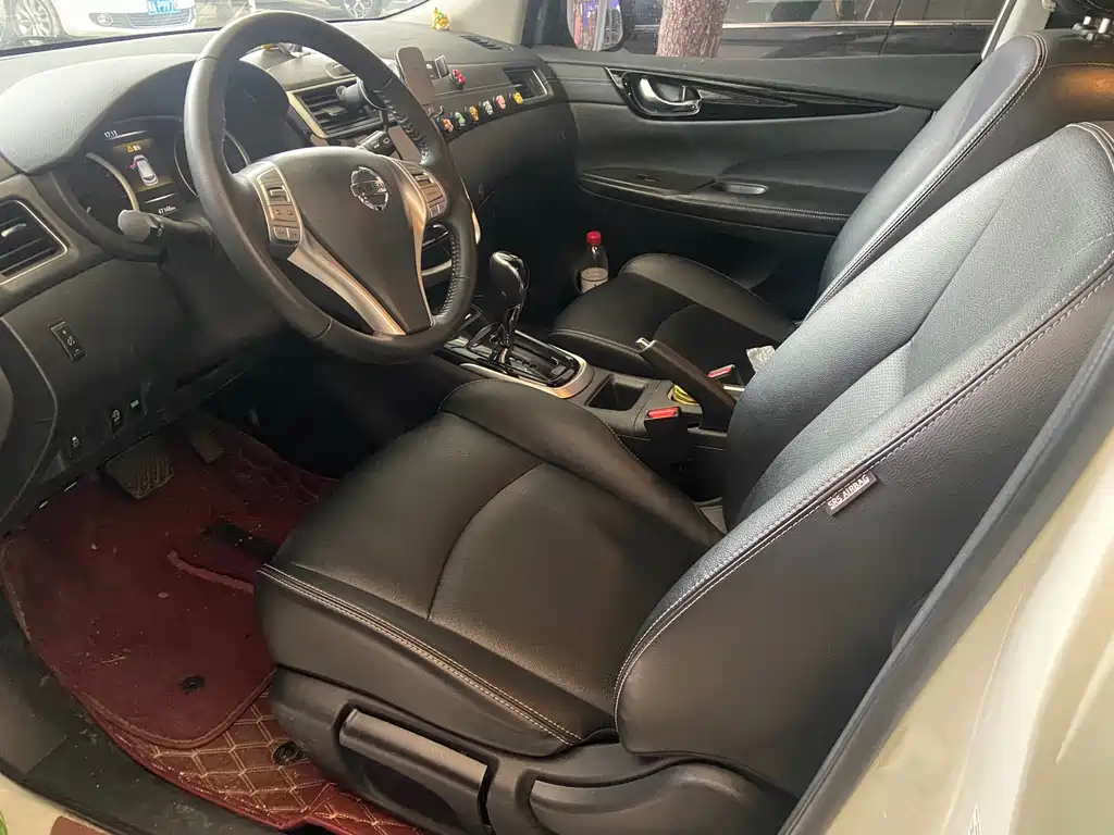 Nissan Tiida — миниатюра 7