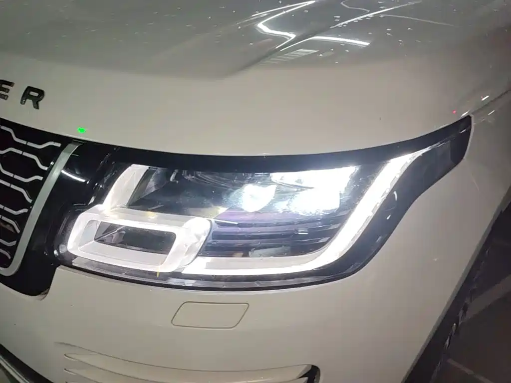 Land Rover Range Rover — миниатюра 18