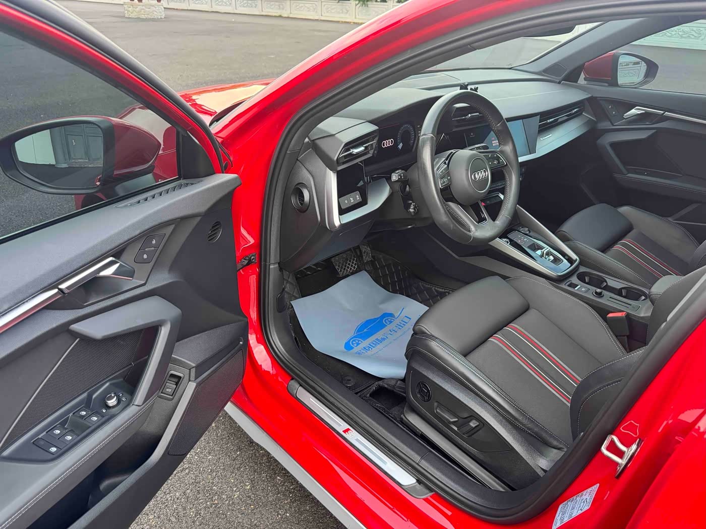 Audi A3 1.4 л 2022 г. красный/фиолетовый, пробег 25000 км
