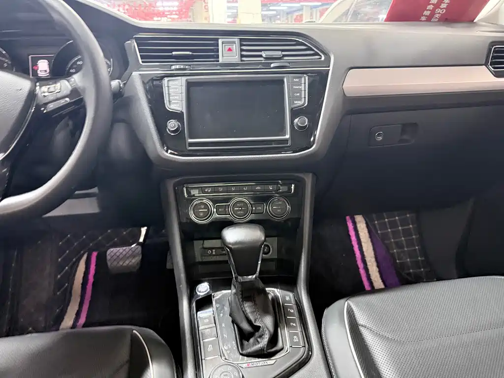 Volkswagen Tiguan L — миниатюра 15
