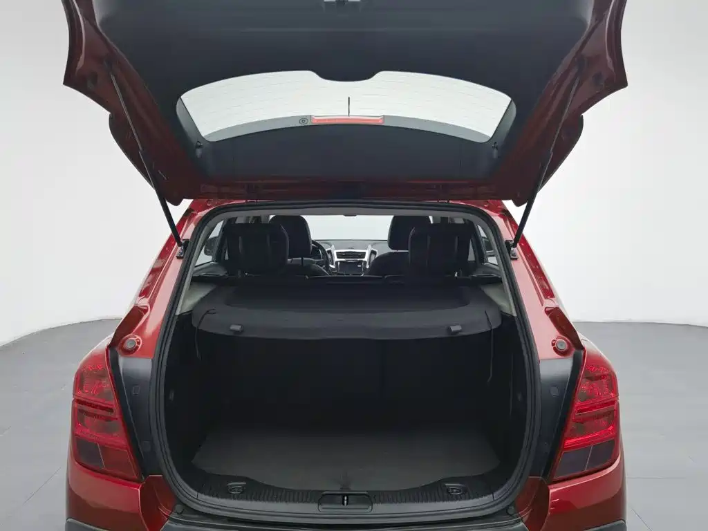 Chevrolet Trax — миниатюра 16