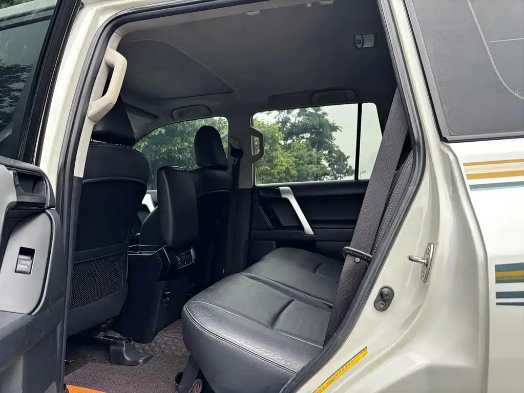 Toyota Prado — миниатюра 10