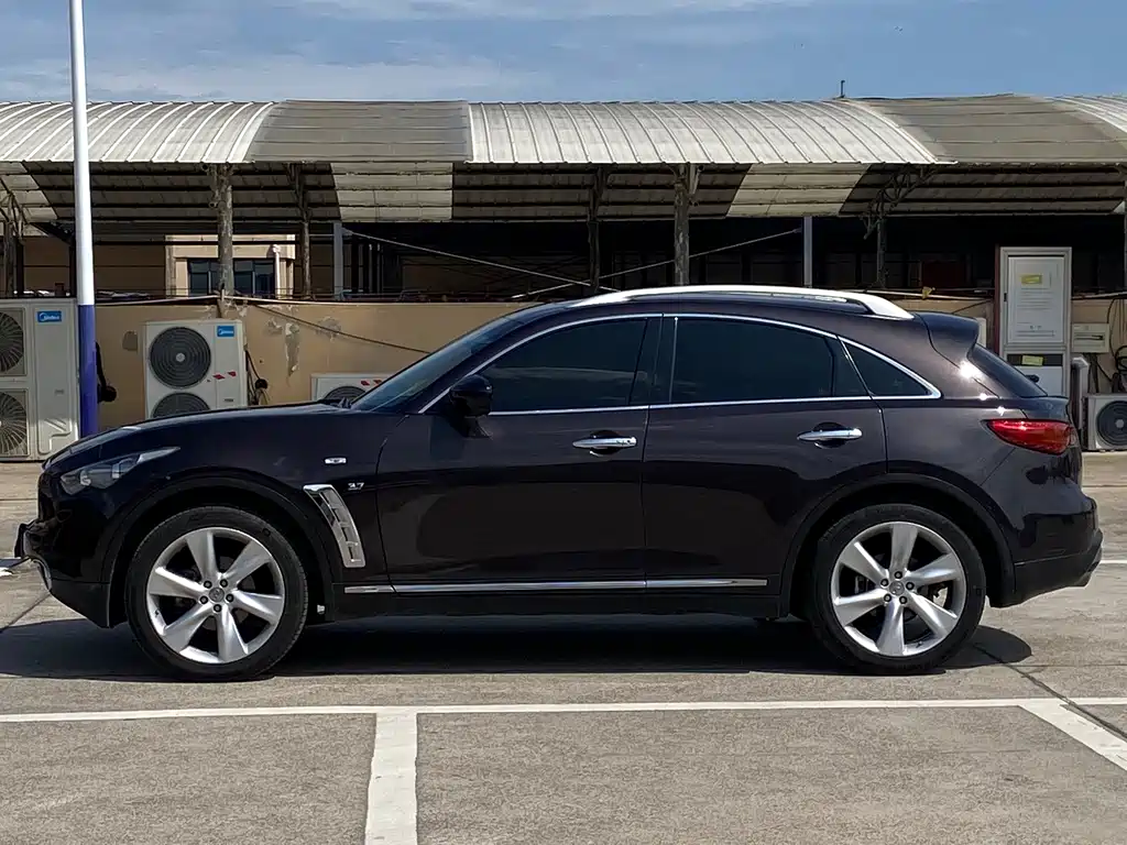 Infiniti QX70 — миниатюра 4