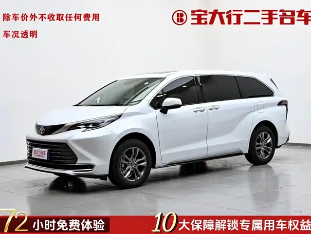 TOYOTA SIENNA 2026