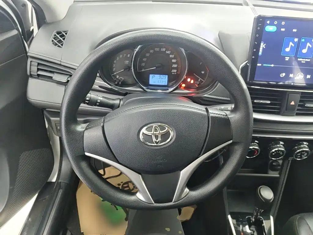 Toyota Yaris L — миниатюра 11