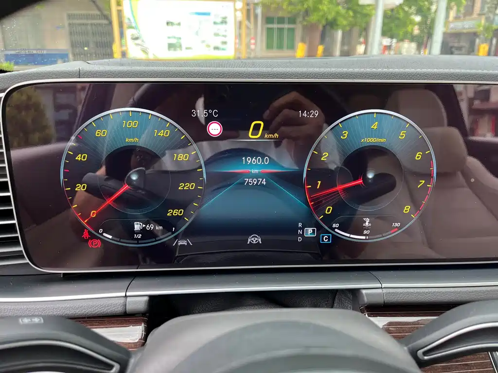Mercedes-Benz GLE (Import) — миниатюра 11