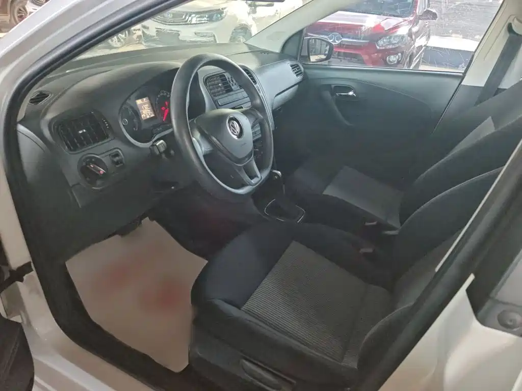 Volkswagen Polo — миниатюра 8