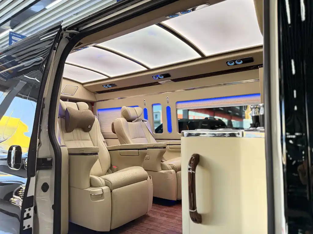 Toyota Hiace — миниатюра 8