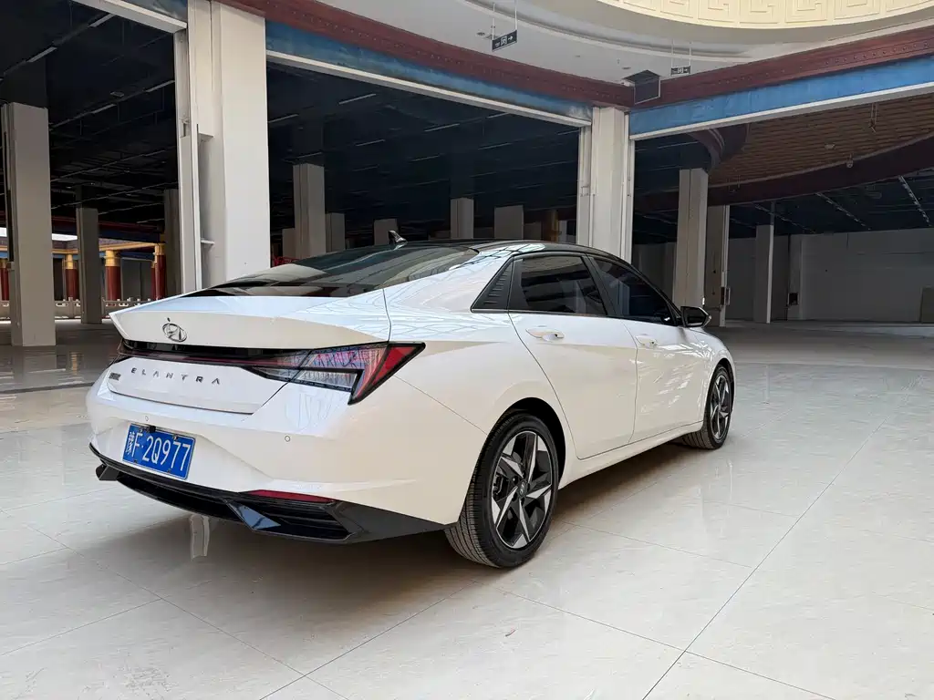Hyundai Elantra — миниатюра 4