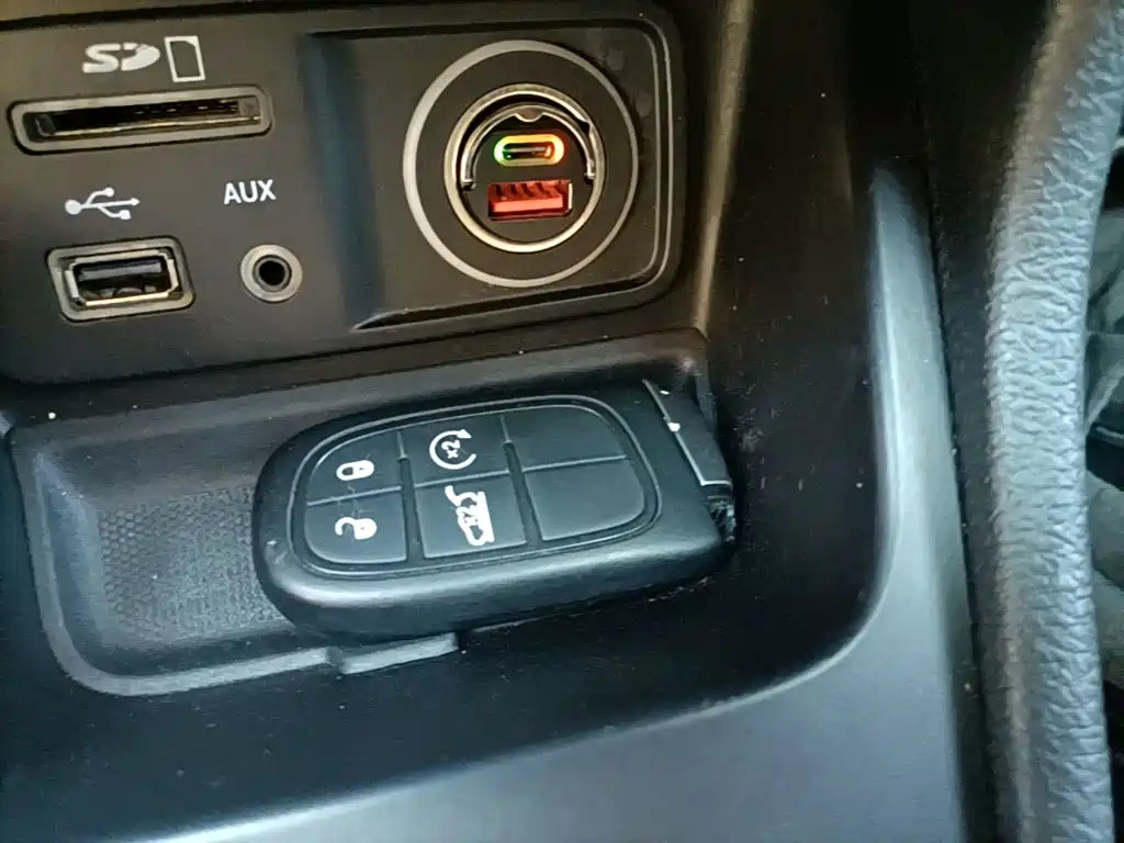 Jeep Cherokee (Import) — миниатюра 9