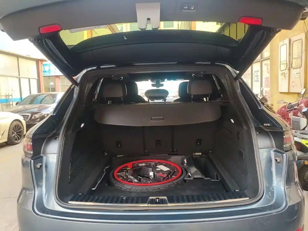 Porsche Cayenne — миниатюра 19