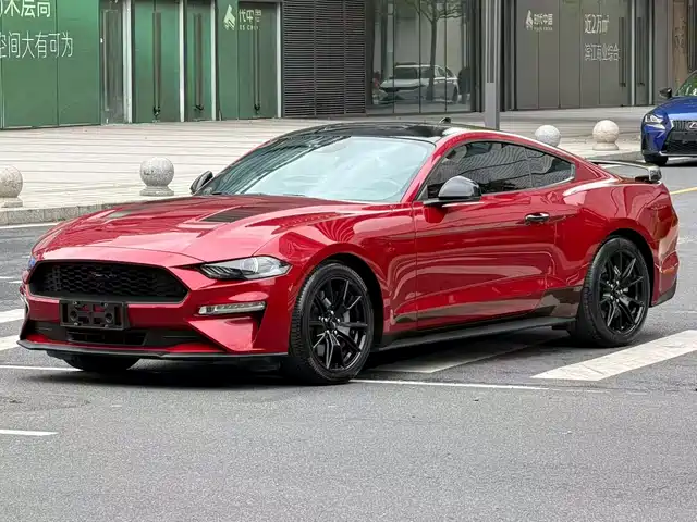 FORD MUSTANG